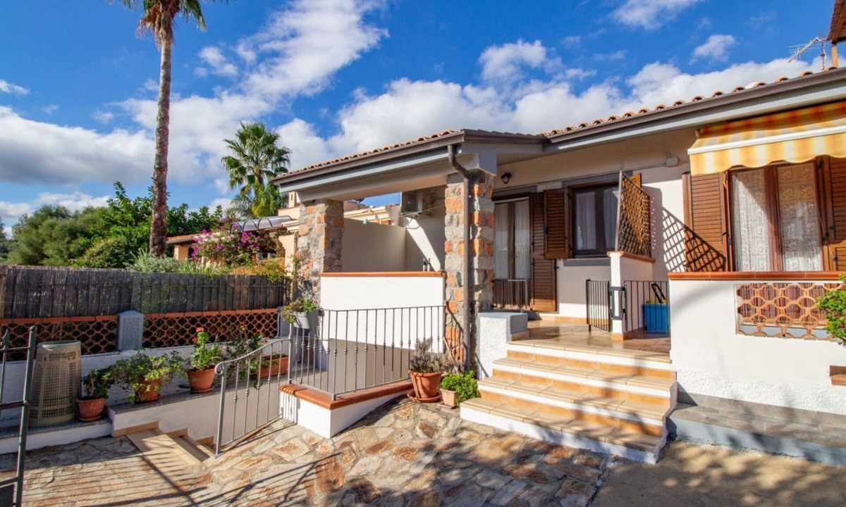Torre di Bari Apartment | Alva, 300m from the sea by All4sardinia