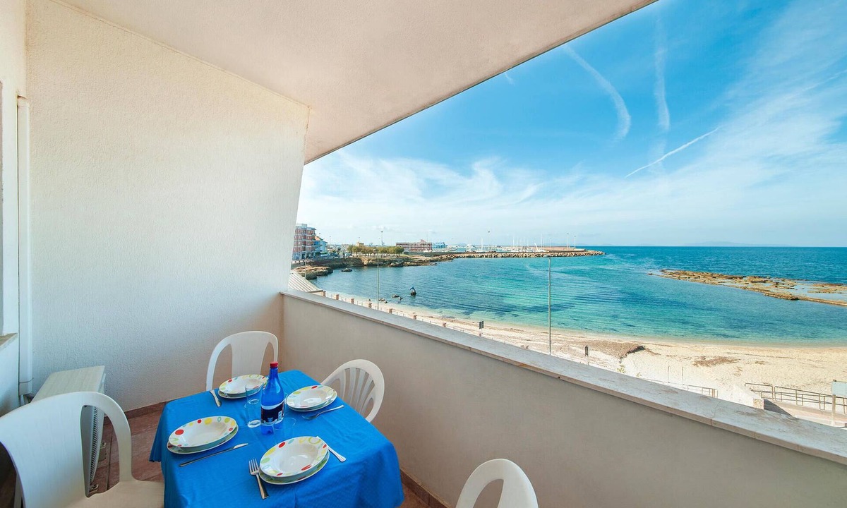Porto Torres Apartment | Amazing apartment in Porto Torres with WiFi