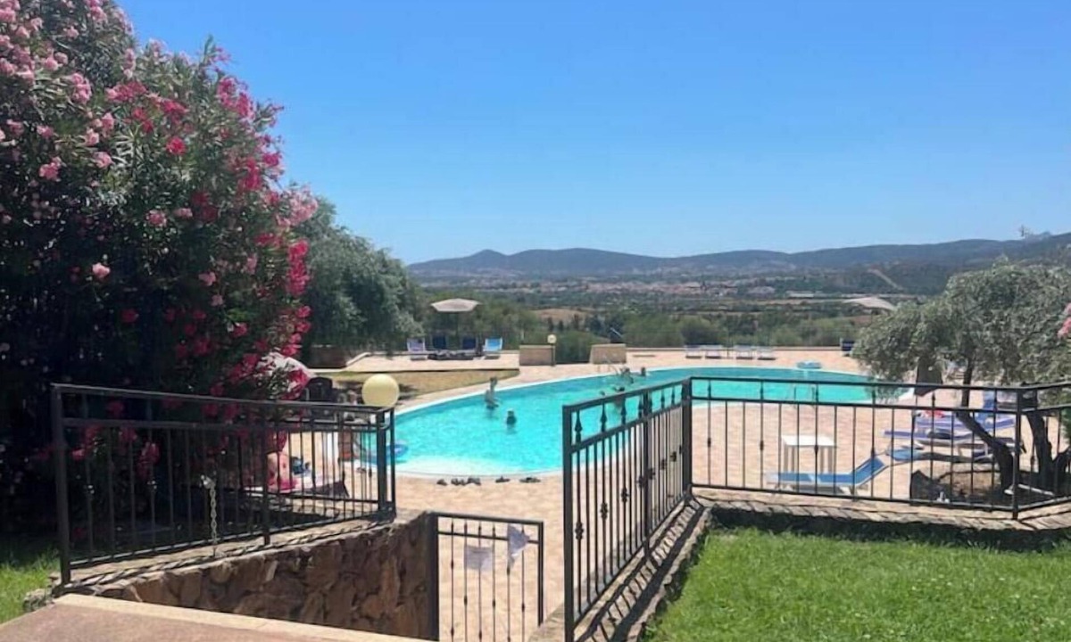 Luddui Apartment | Apartment 33, Residence with sea view swimming pool