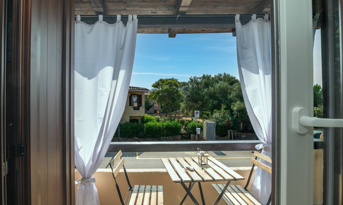 Cannigione Apartment | Apartment 'Angolo Di Mare - Cannigione' with Private Terrace, Wi-Fi and Air Conditioning