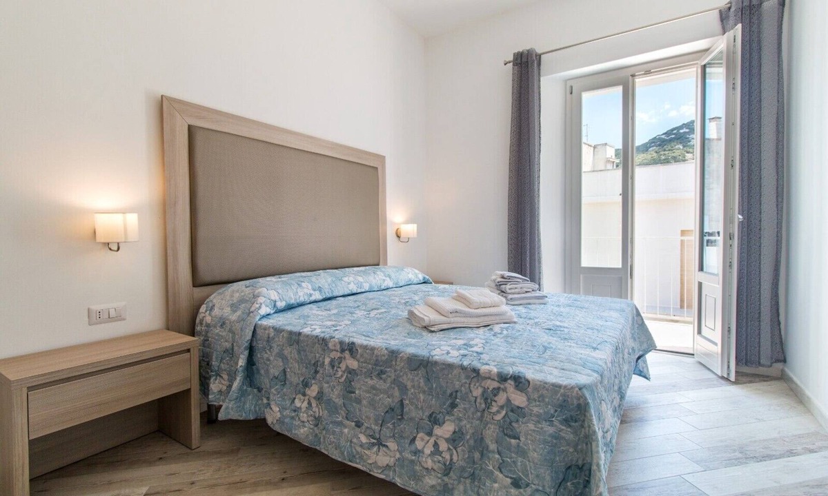 Dorgali Apartment | Apartment Blu with Mountain View, Balcony, A/C & Wi-Fi