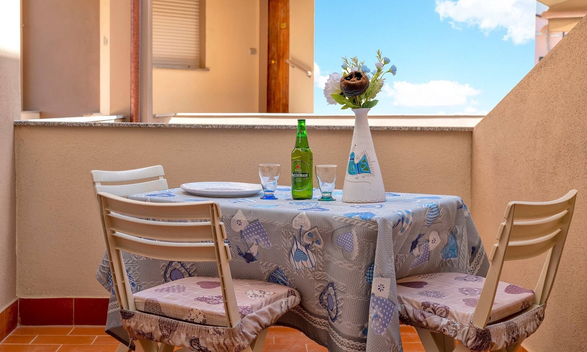Lu Bagnu Apartment | Apartment 'Casa Sara Lu Bagnu' with Private Terrace and Balcony