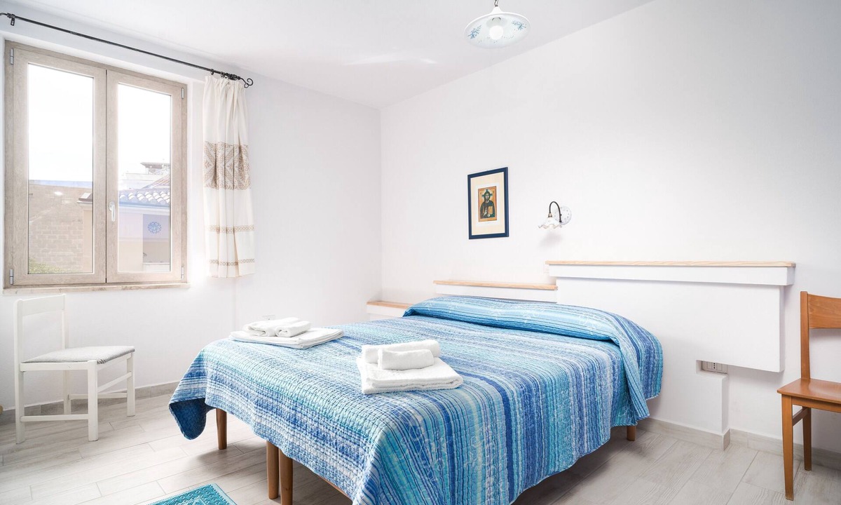 Cala Gonone Apartment | Apartment 'Casa Serra' with Private Terrace, Wi-Fi and Air Conditioning