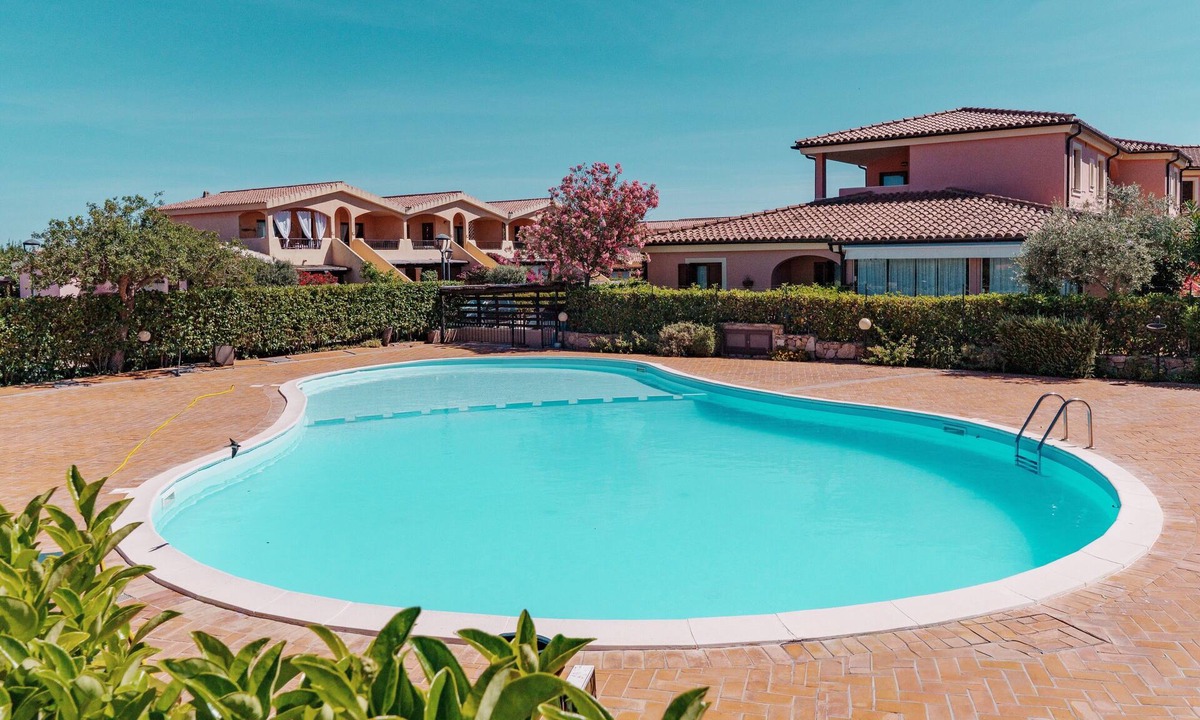 Murta Maria Apartment | Apartment 'Casa Vacanze Arancia' with Shared Pool, Private Terrace and Air Conditioning