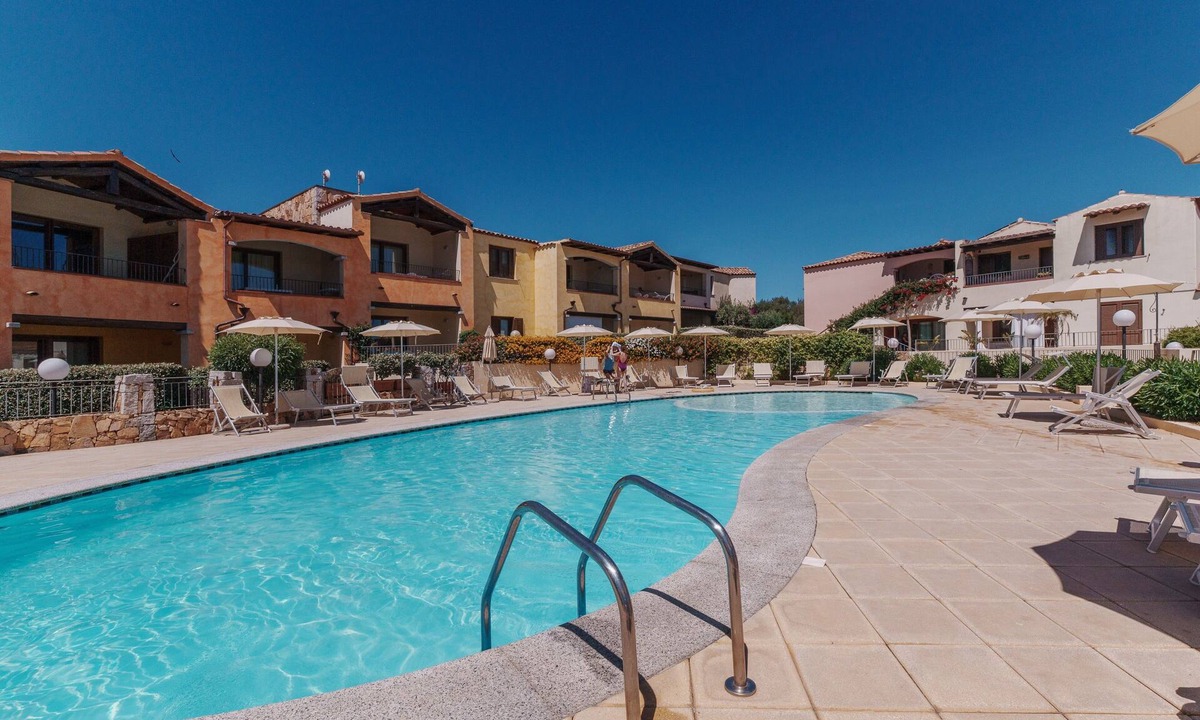 Murta Maria Apartment | Apartment 'Casa Vacanze Mirto' with Sea View, Shared Pool and Air Conditioning