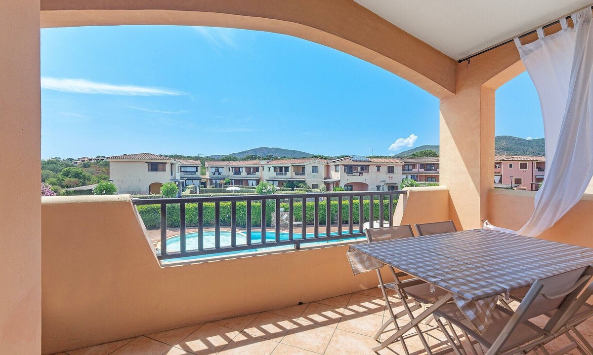 Murta Maria Apartment | Apartment 'Corallo' with Shared Pool, Private Terrace, and Air Conditioning