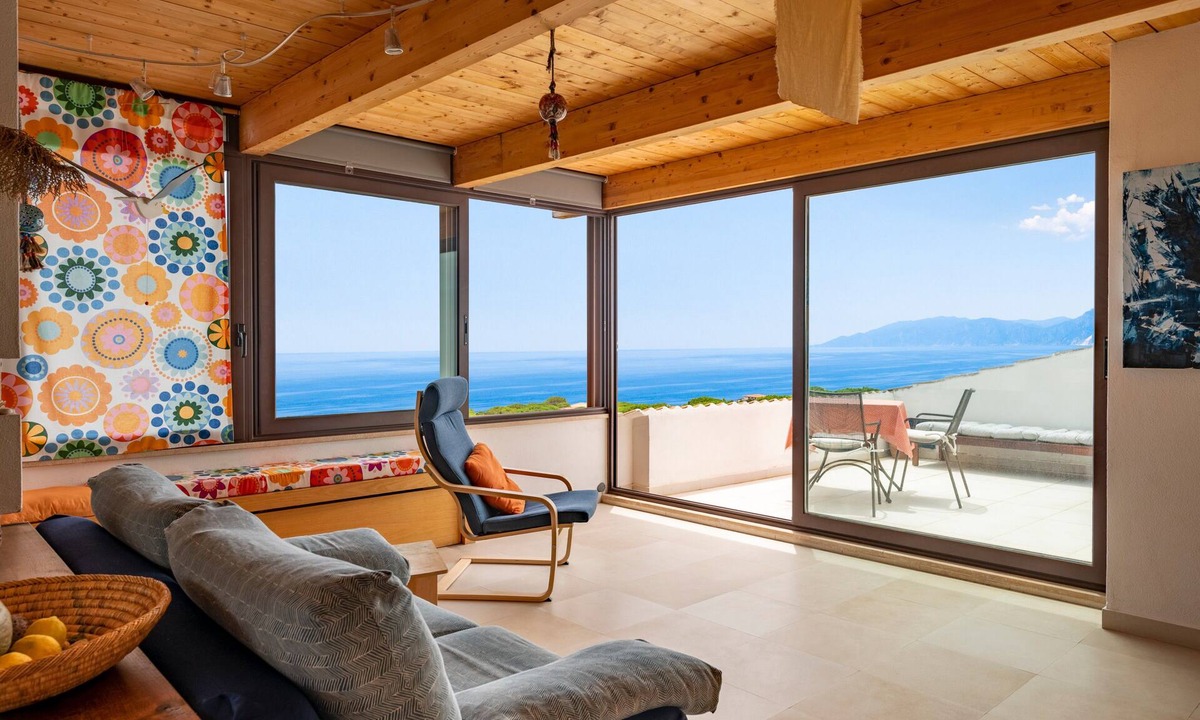 Cala Gonone Apartment | Apartment 'Dream In The Sky' with Sea View, Wi-Fi and Air Conditioning