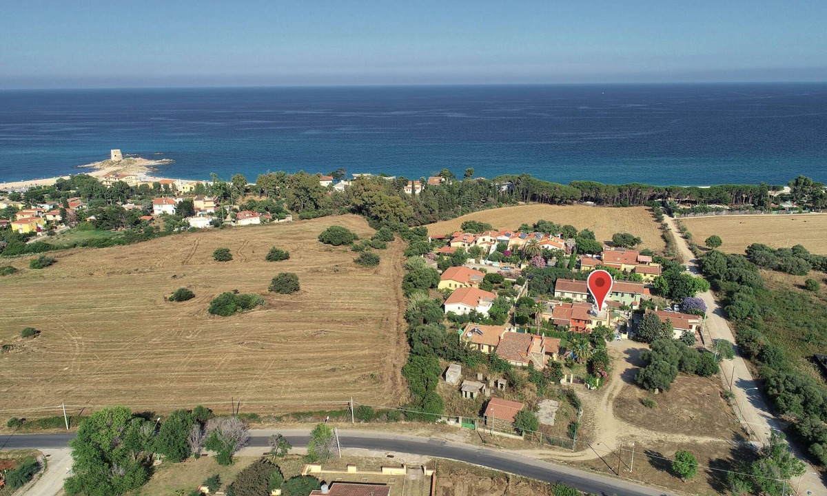 Torre di Bari Apartment | Apartment in Casa Janas near the sea
