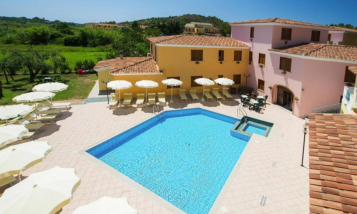 Sos Alinos Apartment | Apartment in Sardinia near Cala Liberotto Beach