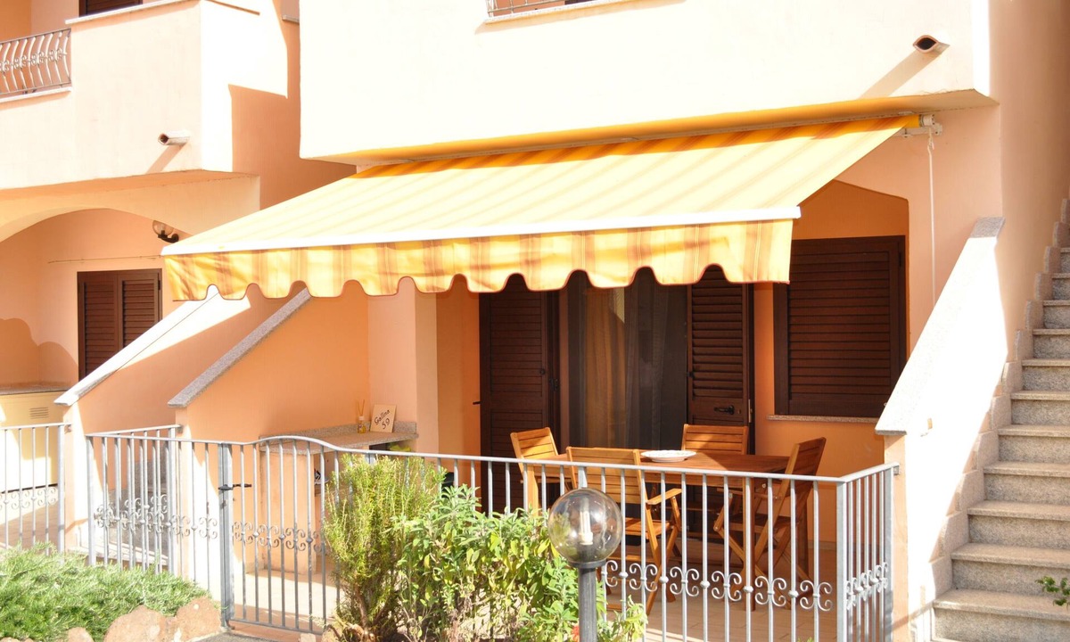 Viddalba Apartment | Apartment 'La Rosa Dei Venti' with Shared Pool and Air Conditioning