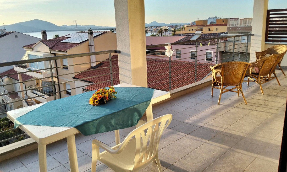 Pivarada Apartment | Apartment near the beach and the city with spacious terrace overlooking the sea