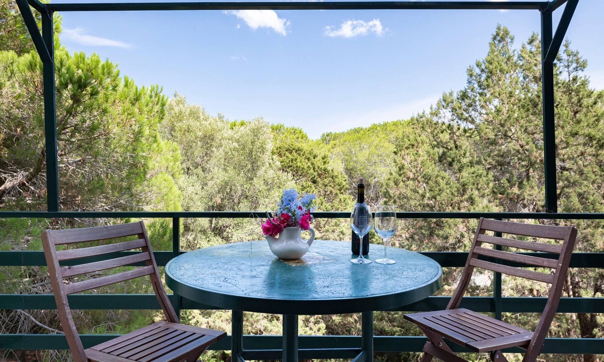 Cala Gonone Apartment | Apartment 'Oriente' with Private Terrace, Wi-Fi and Air Conditioning