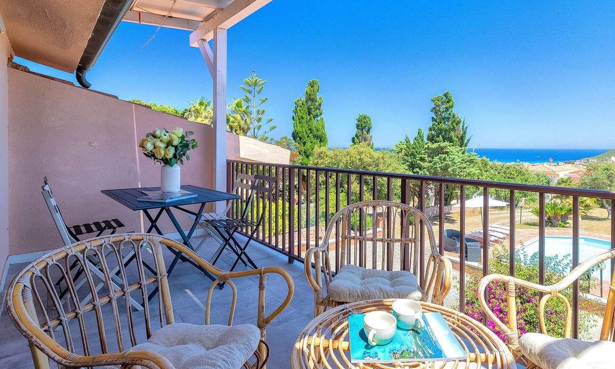 Lu Bagnu Apartment | Apartment 'Penthouse Villa Stefania' with Sea View, Wi-Fi and Air Conditioning
