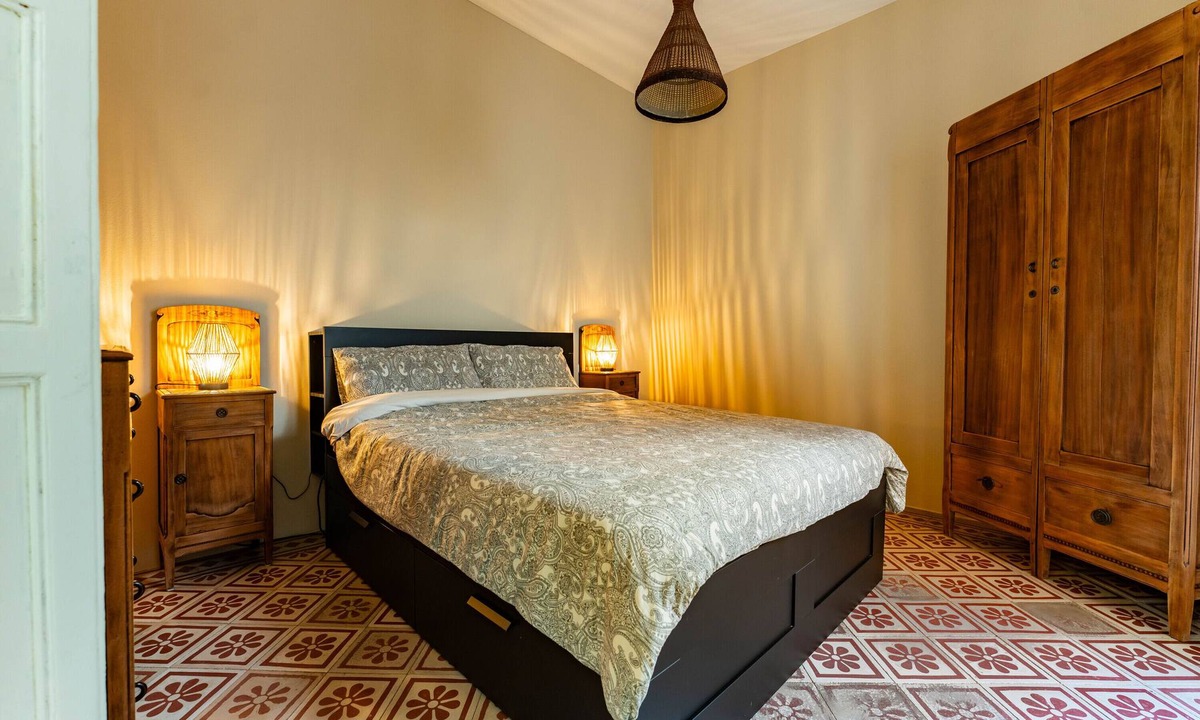 Cagliari Apartment | Apartment 'Simoarno Home' with Balcony, Wi-Fi and Air Conditioning