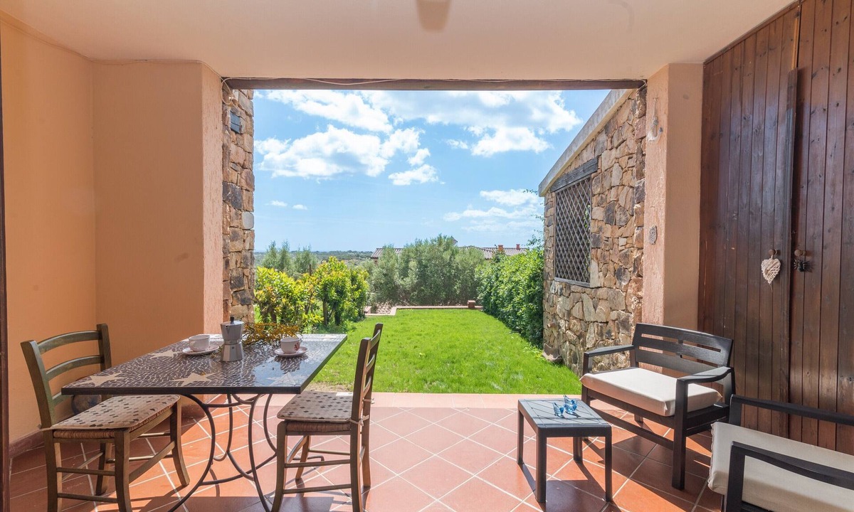 Monte Petrosu Apartment | Apartment Trilo Monte Petrosu with Sea View, Garden & BBQ