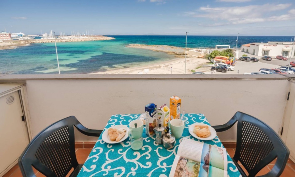 Porto Torres Apartment | APPARTAMENTO IL DELFINO: comodissimo e fronte mare
