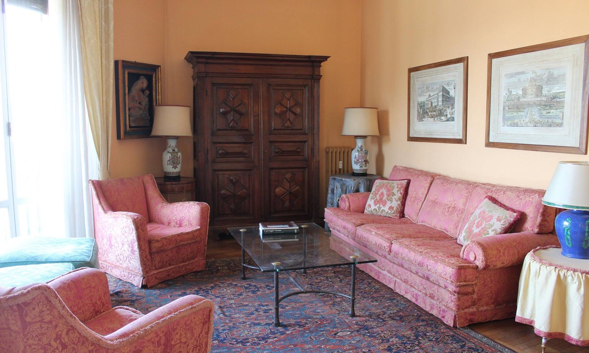 Santa Maria Novella Apartment | Art Apartment Montebello Family suite