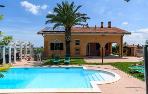 Castel Colonna House | Awesome Home In Castel Colonna Di Mont