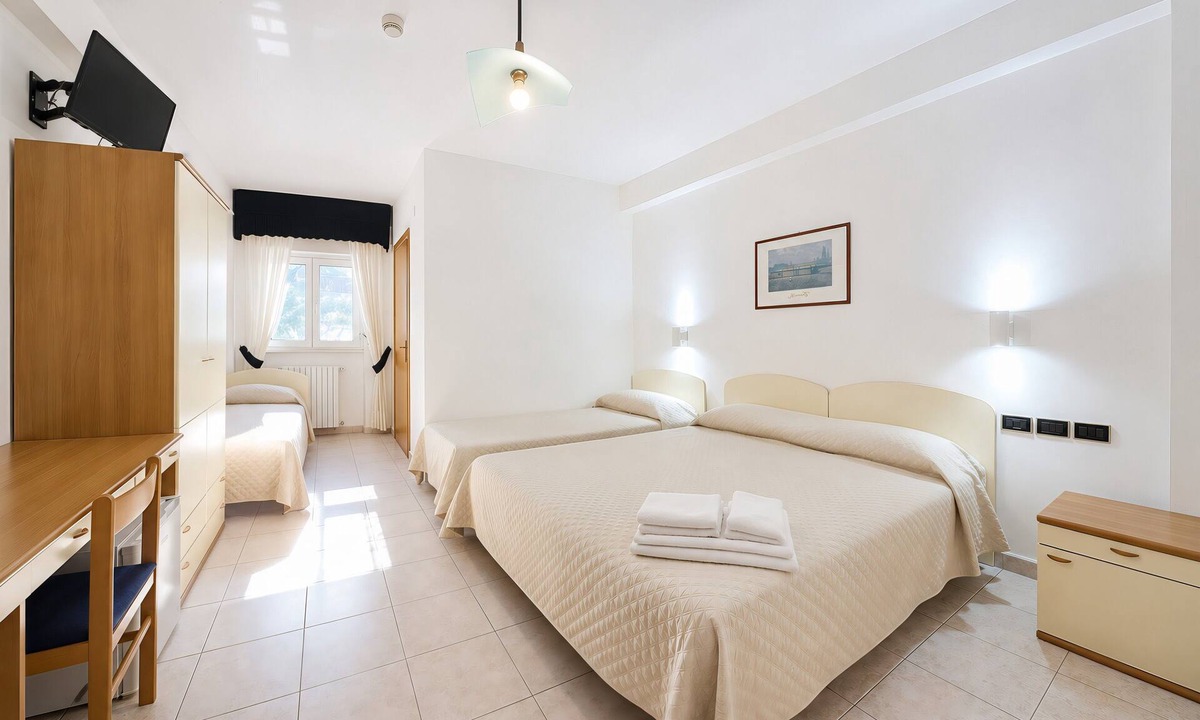 Monte Sant'Angelo Bed & Breakfast | B&B with Window - 232 - Santangelo - Pool