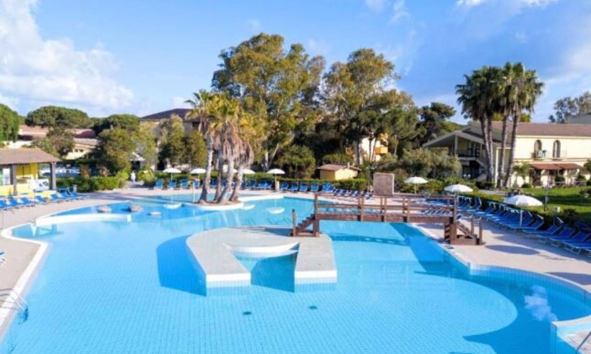 Arborea Apartment | Beautiful apartment for 4 people with A/C, WIFI, pool, TV and pets allowed