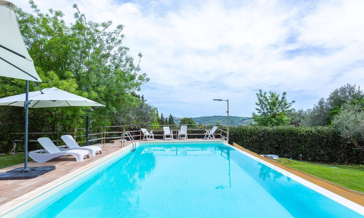 Casalbordino House | Beautiful apartment in villa for 12 people with WIFI, private pool, TV, patio and pets allowed