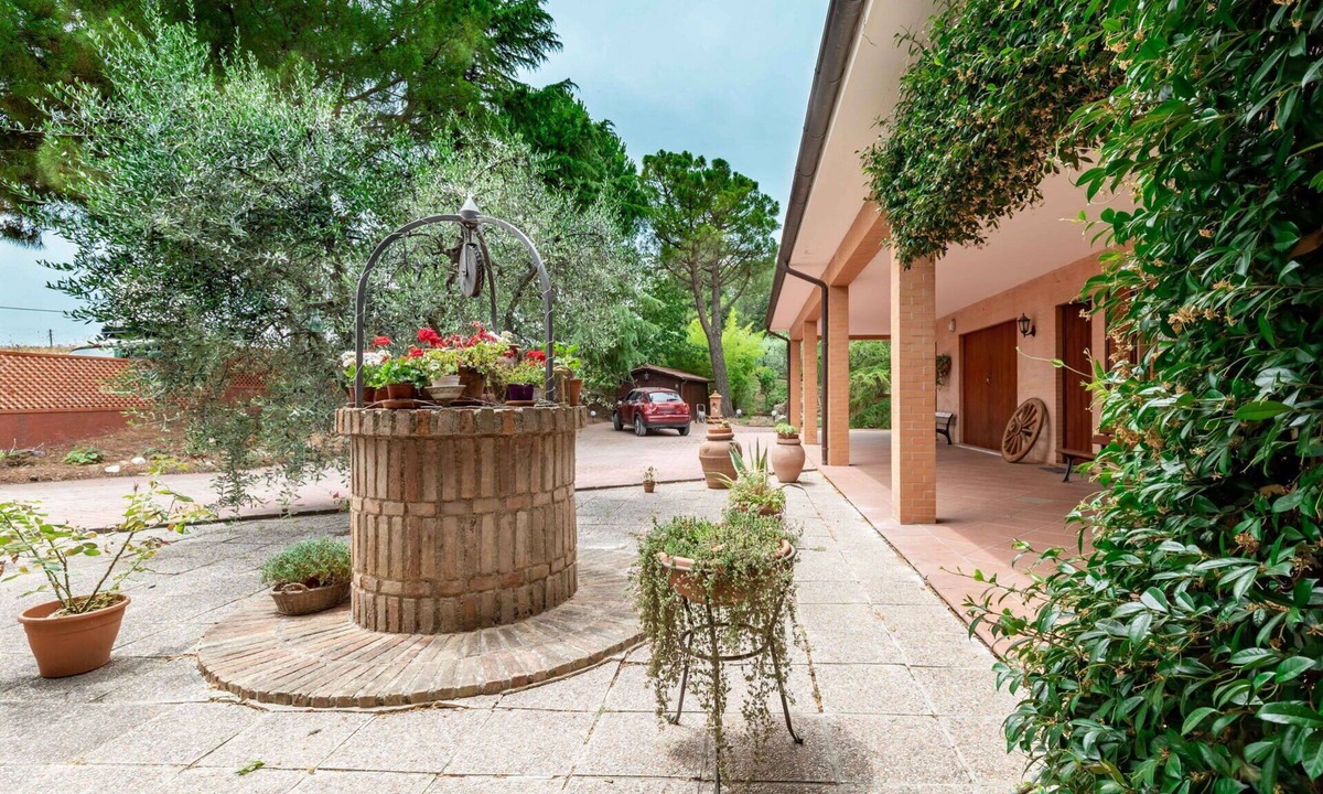 Carassai Villa | Beautiful private villa for 8 people with A/C, WIFI, TV, patio and panoramic view