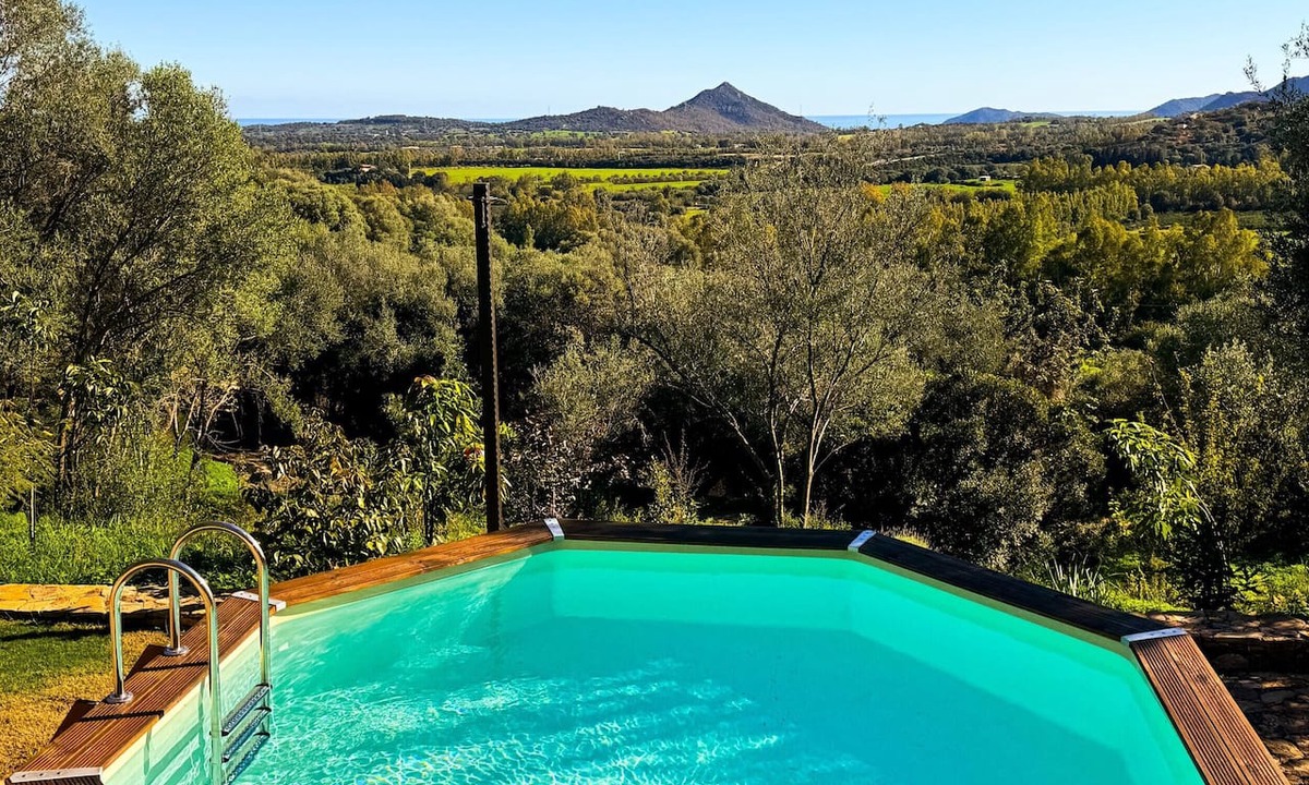 Castiadas House | Bioloco: seaside holiday in an olive grove – nature, yoga, and relaxation