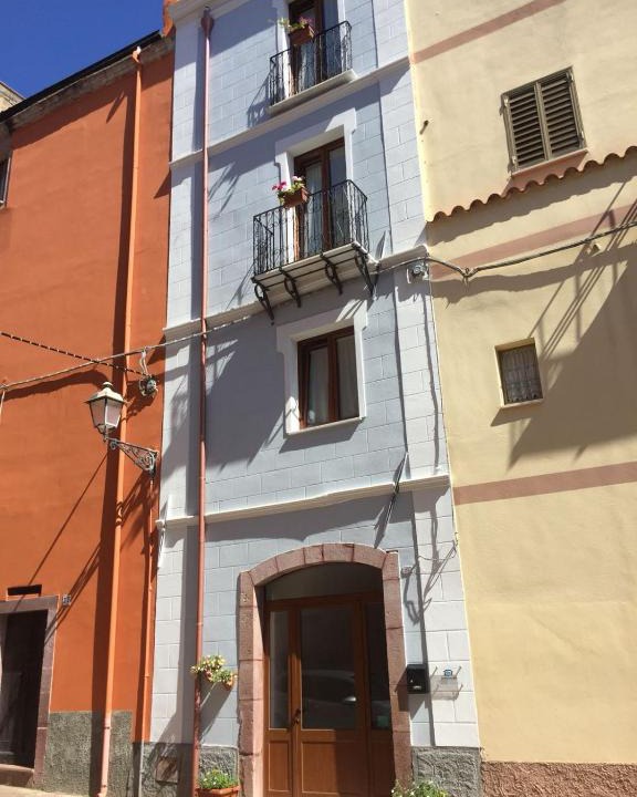 Bosa Historic Centre Bed & Breakfast | Bomarosa Rooms