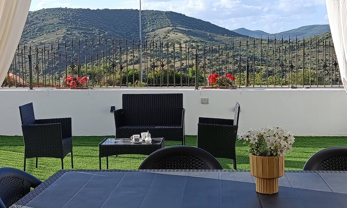 San Lorenzo House | Casa Brocca - relaxing veranda | Welcomely