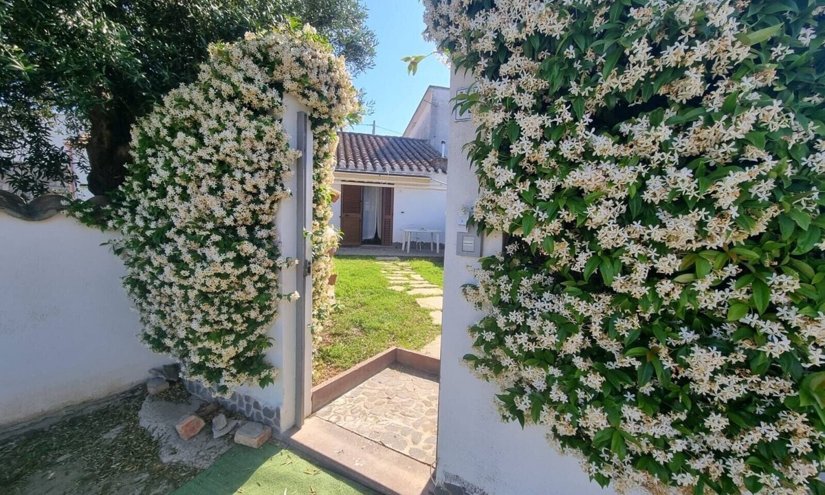 Masainas House | Casa Lara: Holiday Home with Private Garden and Wi-Fi