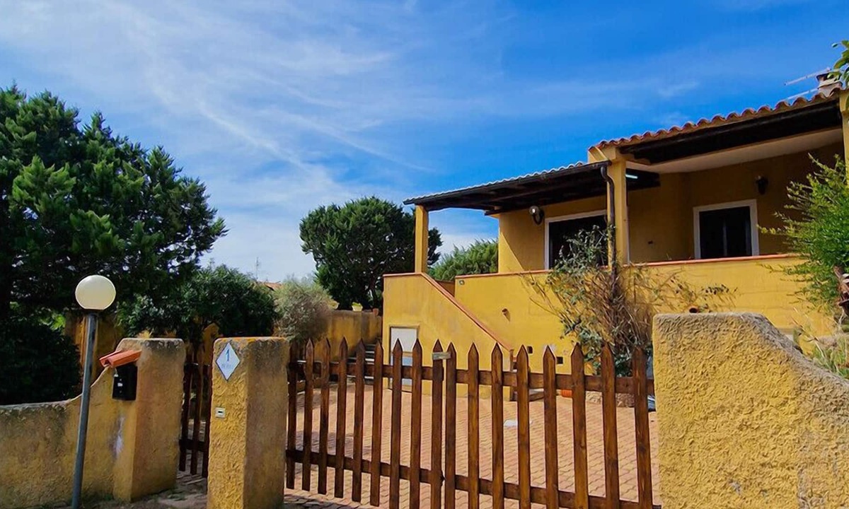 Villaggio Piras Apartment | Casa Milena – Villa with outdoor space and sea view