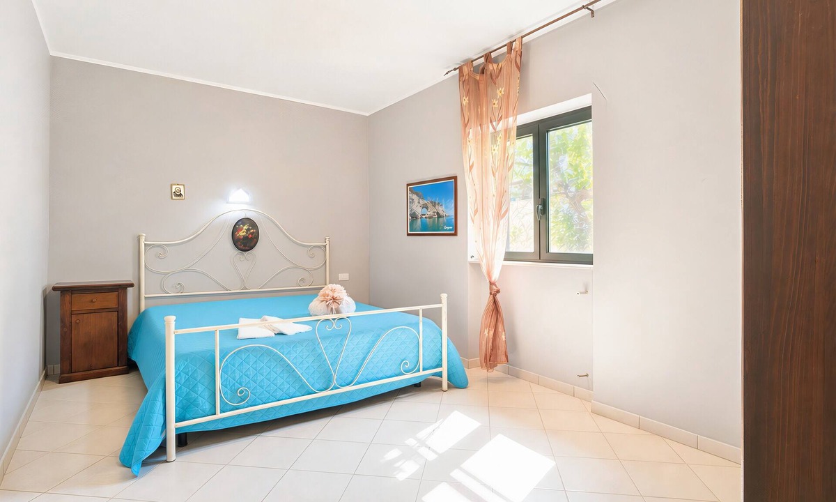 Chiesiola Apartment | Casa Mimosa at Villa Mapa: Sea View, Wi-Fi & Air Conditioning