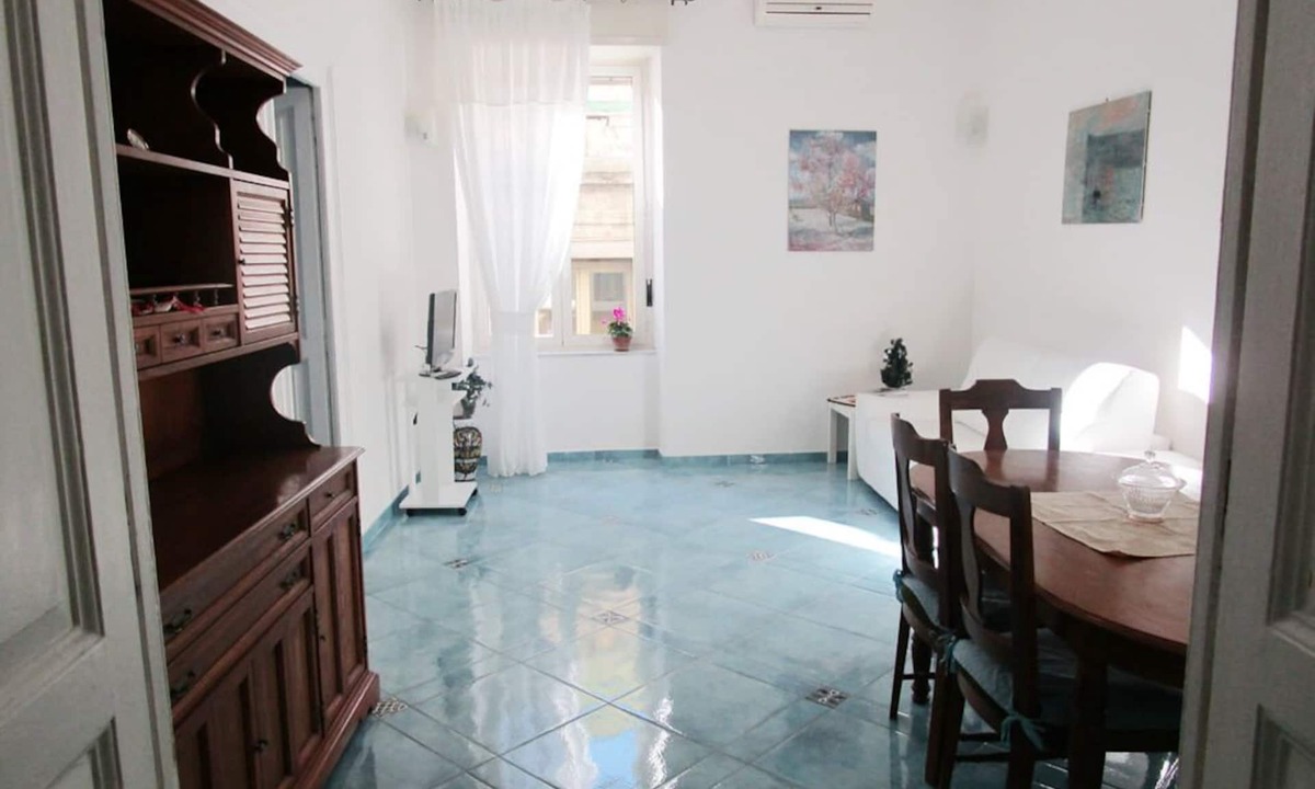 Naples City Centre Apartment | Casa Primavera:RELAX IN NAPLES' HISTORIC AND CULTURAL CENTER.