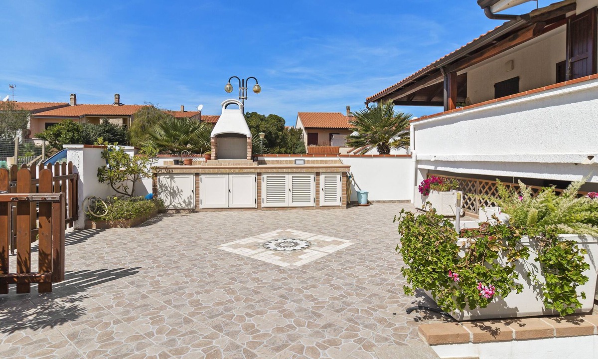 Putzu Idu Apartment | Casa S'Architteddu - Three Bedroom Apartment, Sleeps 5