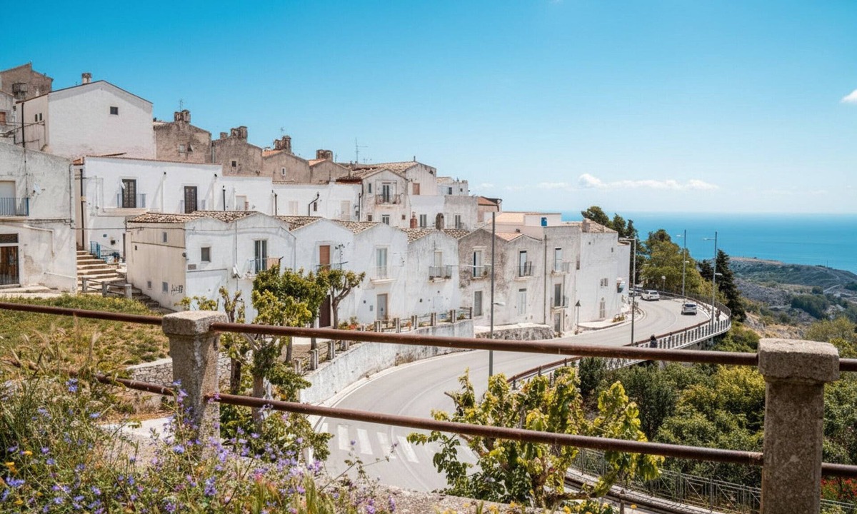 Monte Sant'Angelo House | Casa San Lorenzo Maiorano: Sea View, Wi-Fi & Air Conditioning in Monte Sant'Angelo