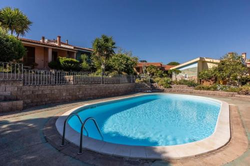 Santa Caterina House | Casa Shanti - 5 Minuti dalla Spiaggia con Piscina Condominiale