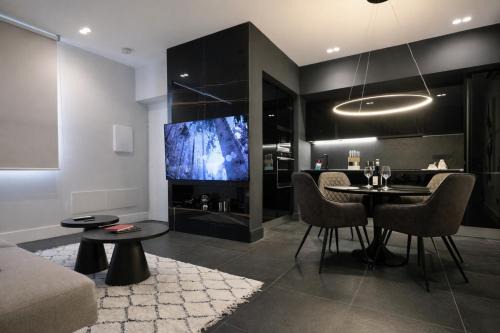 Olbia City Centre Apartment | Cavour Suites 31 1BR in Heritage Building with Parking, Old Town Olbia