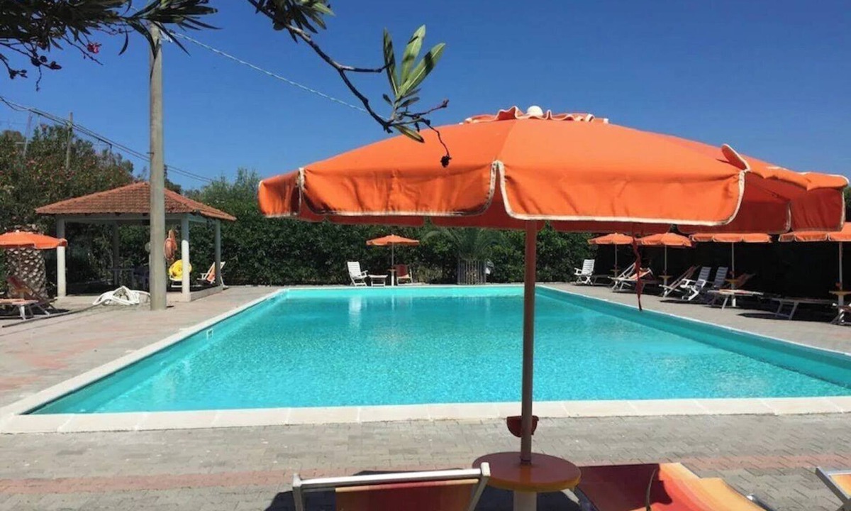 Foce Varano Condo | Chalet Viola Beach Village