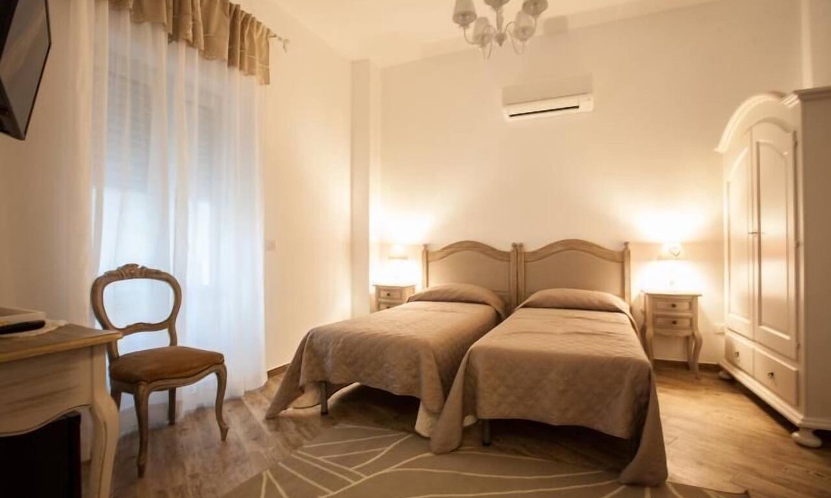 Olbia House | City Garden Guest House