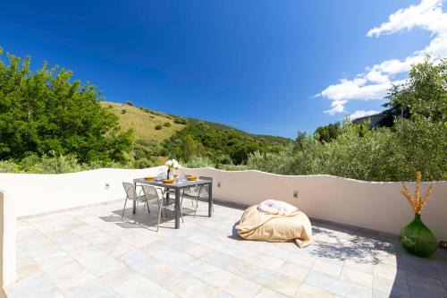 Torpe Apartment | Corbezzolo - Spiaggia 5min & Terrazza Relax