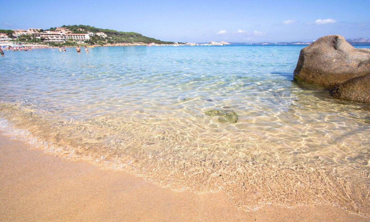 Baja Sardinia Apartment | Cosy apartment for 6 guests with A/C, pool, internet, TV and pets allowed, close to Porto Cervo