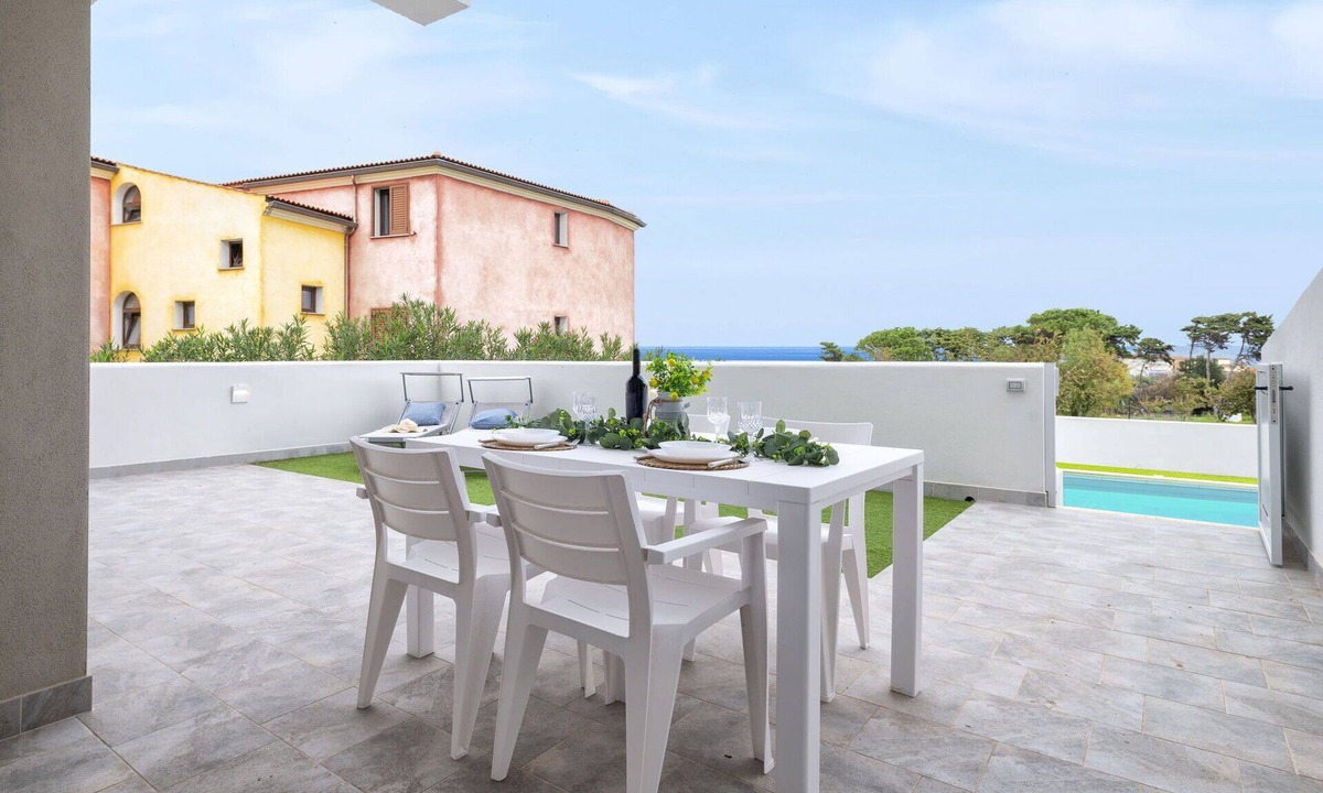 La Muddizza Apartment | Cosy apartment for 6 guests with A/C, pool, WIFI, TV, patio and pets allowed