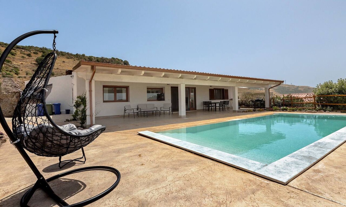 Nulvi Cottage | Cottage 'Lorena' with Private Infinity Pool, Panoramic View, Wi-Fi and Air Conditioning