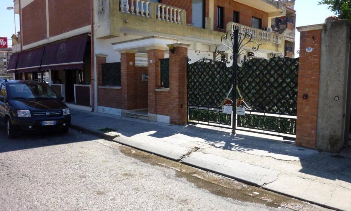 Assemini Apartment | Daluef Apartment 14 in Assemini – 4 Bedrooms, Private Baths, Up to 16 Guests
