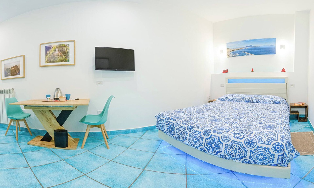 Chiaia Bed & Breakfast | Deluxe Private Patio Suite ~ Toledo