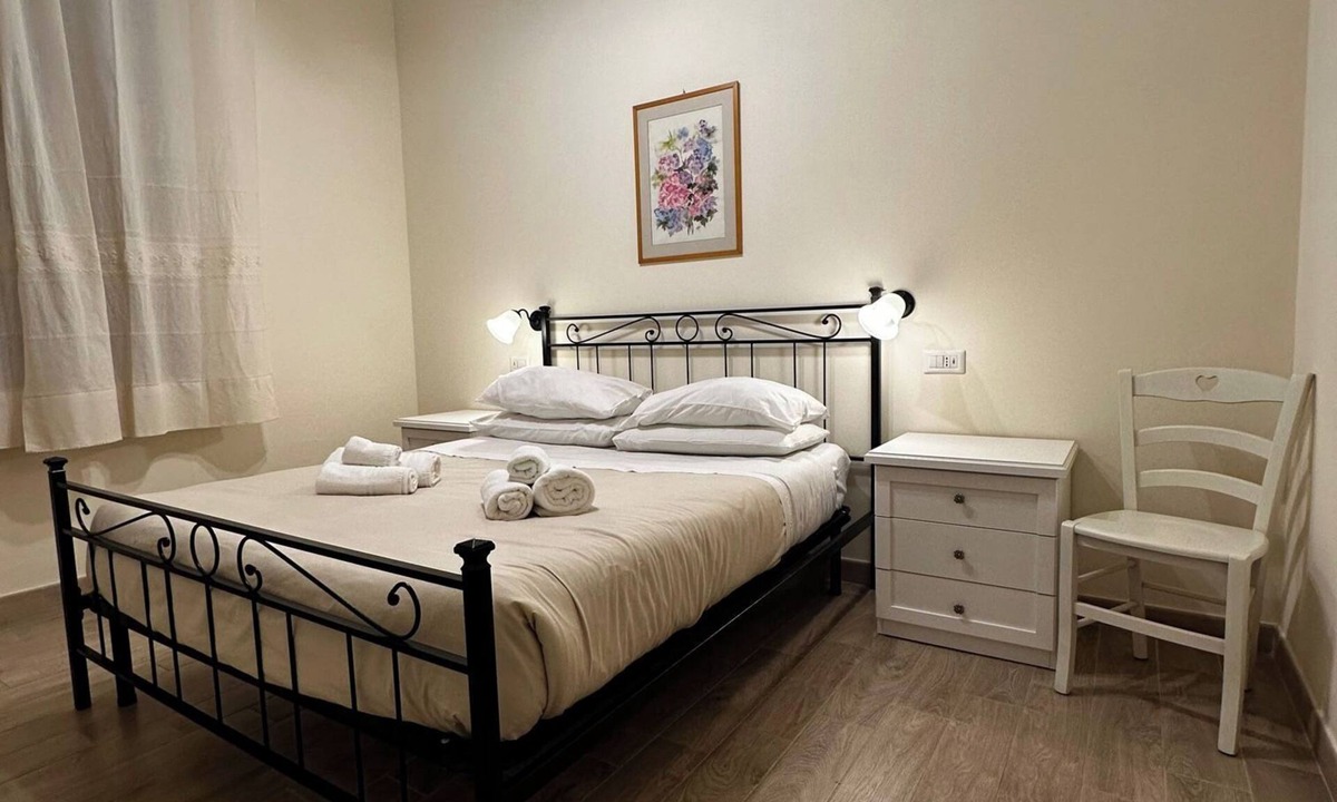 Terralba Apartment | Double Room with private bathroom in Terralba (Oristano) - Lentisco