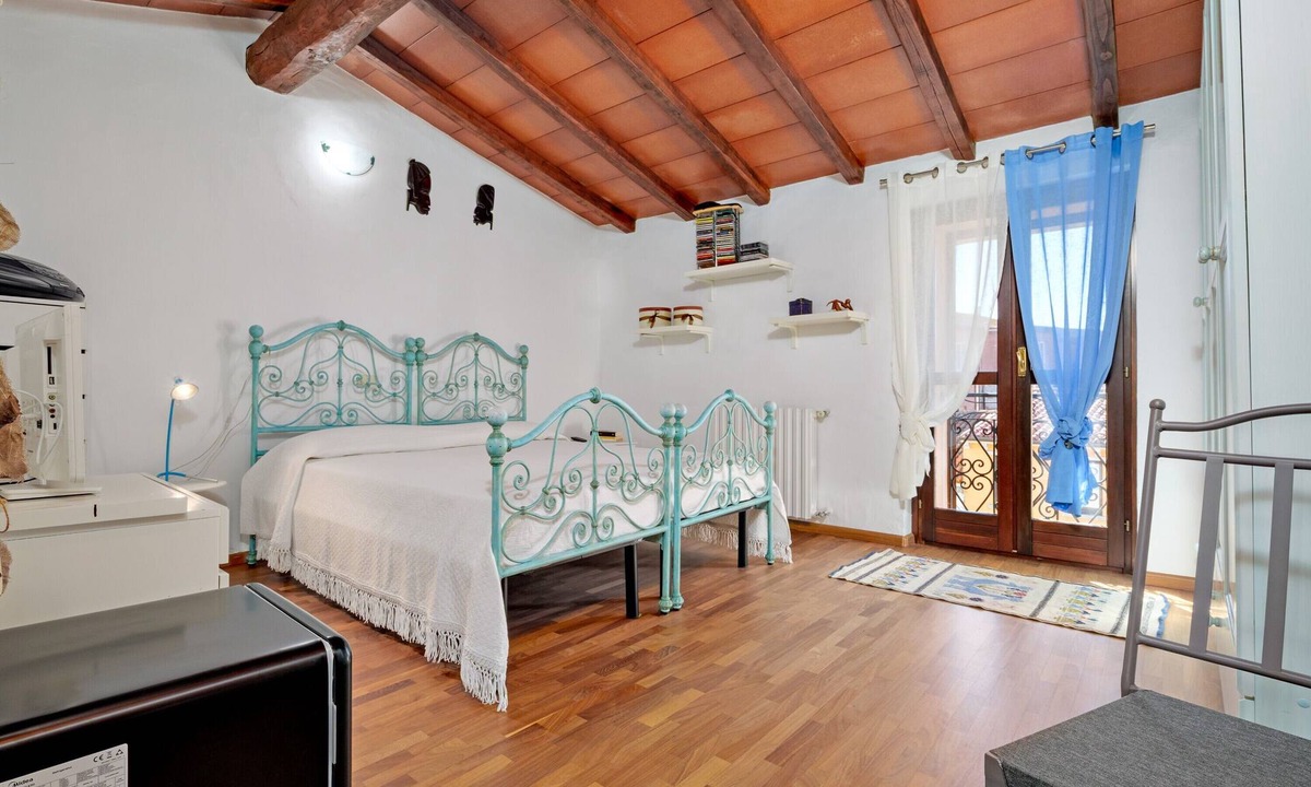 Telti Apartment | Double Room with Shared Terrace, Mountain View and Wi-Fi