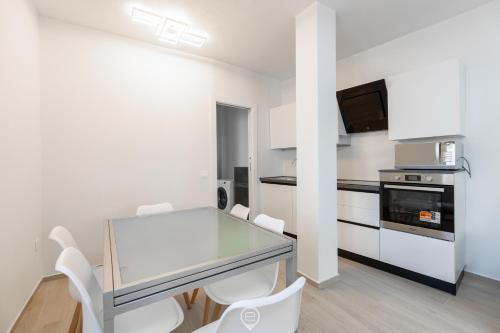 Oristano Historic Centre Apartment | Estay - White Magnolia - AirCon - WiFi - Parking
