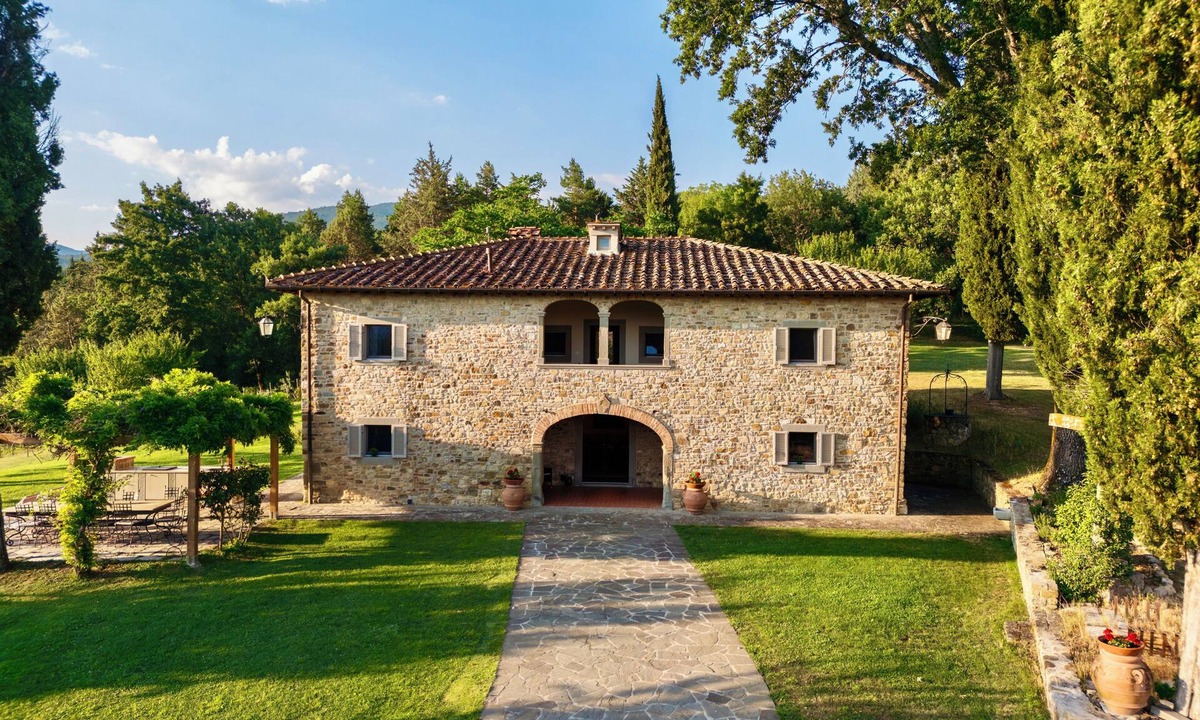 Bibbiena Villa | Exclusive Tuscan Villa with Private Pool – Sleeps 16
