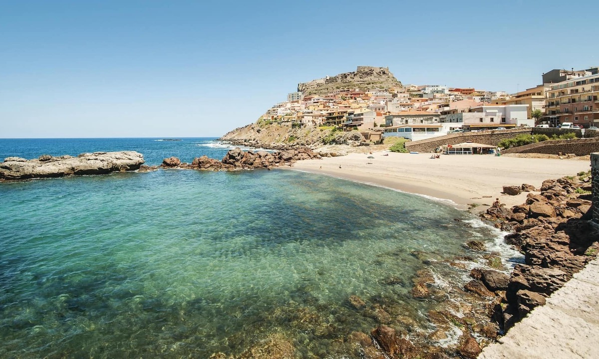 Lu Bagnu Apartment | First floor apartment in a residential complex with communal pool 500 m from the sea in Lu Bagno.